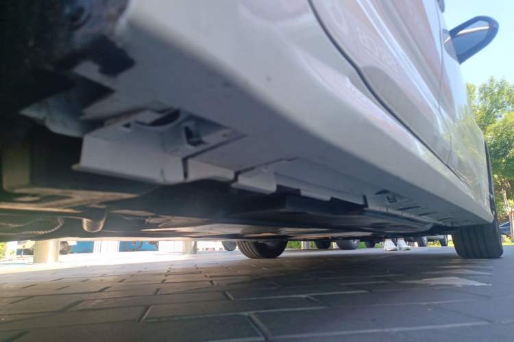 Used Toyota Corolla 2026 Model 1.8L Dual-Engine Elite Edition Chassis Rear Right