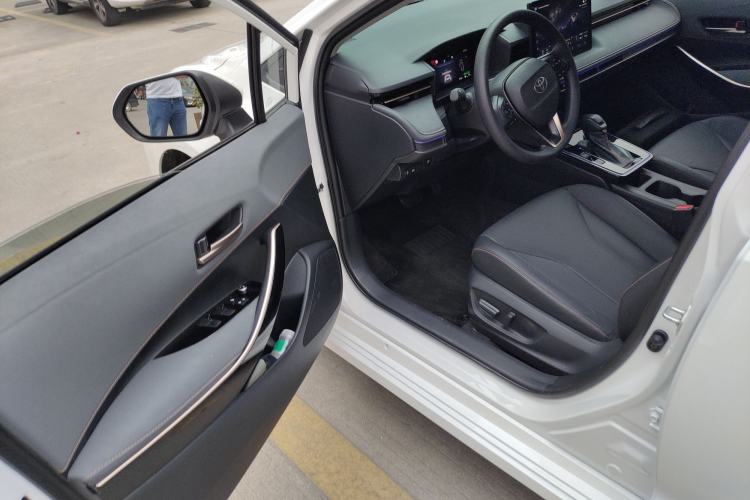 Used Toyota Corolla 2026 Model 1.8L Dual-Engine Elite Edition Driver Seat