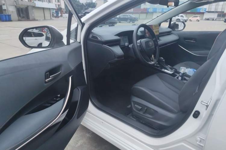 Used Toyota Corolla 2026 Model 1.8L Dual-Engine Elite Edition Driver Seat
