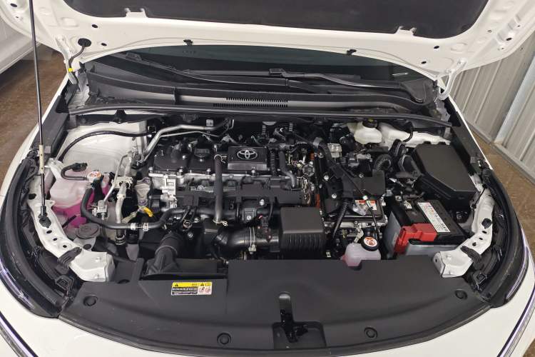 Used Toyota Corolla 2026 Model 1.8L Dual-Engine Elite Edition Engine Bay