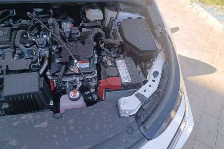Used Toyota Corolla 2026 Model 1.8L Dual-Engine Elite Edition Engine Bay Left