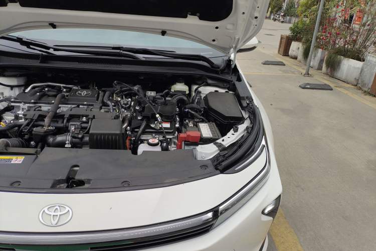 Used Toyota Corolla 2026 Model 1.8L Dual-Engine Elite Edition Engine Bay Left