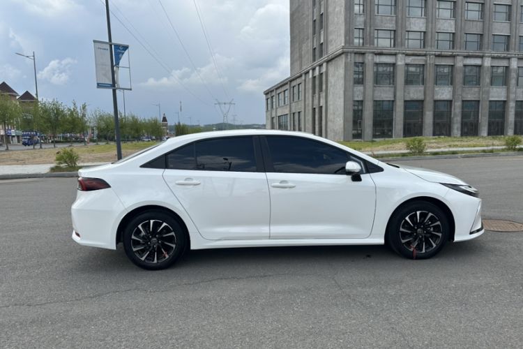 Used Toyota Corolla 2026 Model 1.8L Dual-Engine Elite Edition Exterior 5
