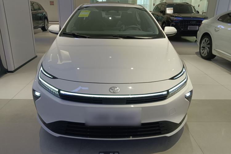 Used Toyota Corolla 2026 Model 1.8L Dual-Engine Elite Edition Front