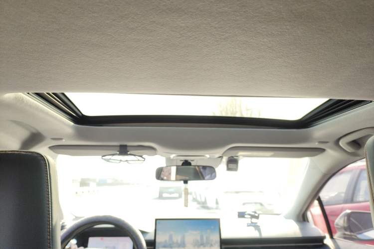 Used Toyota Corolla 2026 Model 1.8L Dual-Engine Elite Edition Headliner