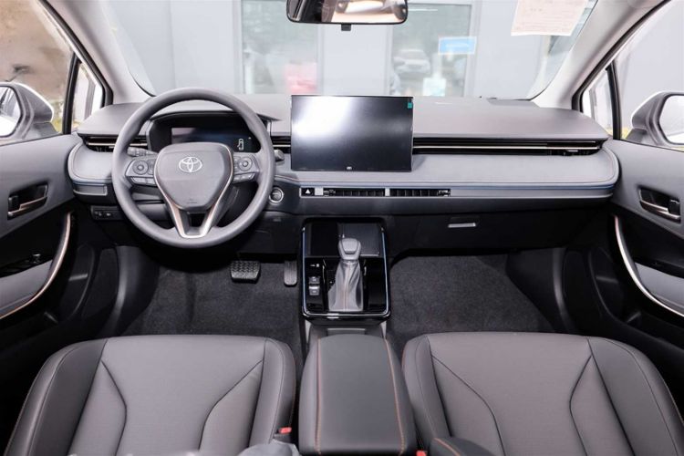 Used Toyota Corolla 2026 Model 1.8L Dual-Engine Elite Edition Interior 1