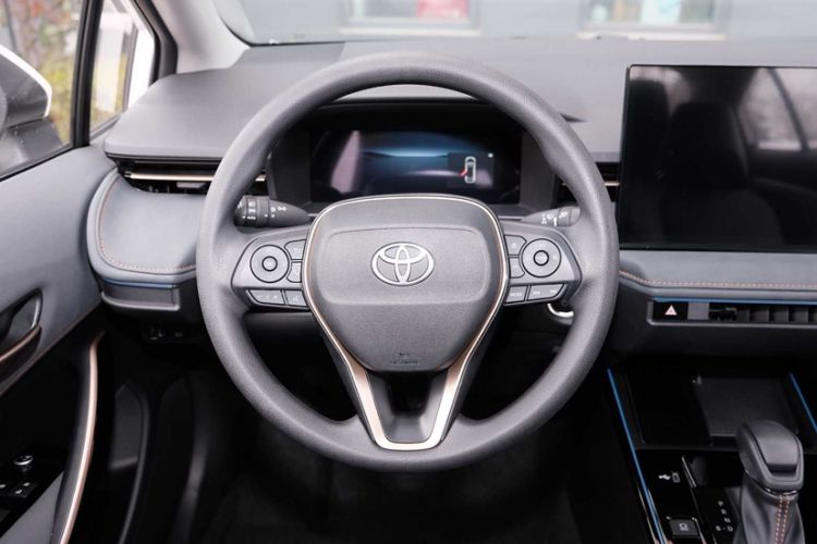 Used Toyota Corolla 2026 Model 1.8L Dual-Engine Elite Edition Interior 2