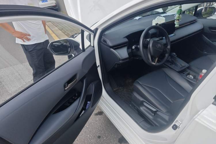 Used Toyota Corolla 2026 Model 1.8L Dual-Engine Pioneer Edition Interior 3