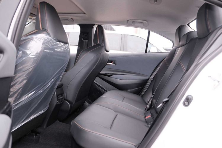 Used Toyota Corolla 2026 Model 1.8L Dual-Engine Elite Edition Interior 4