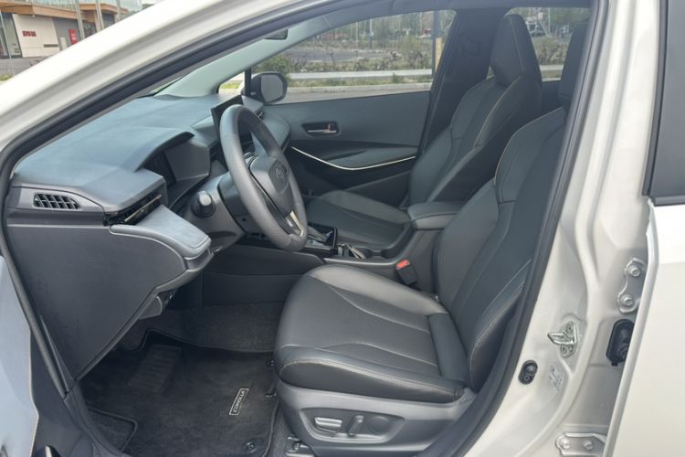 Used Toyota Corolla 2026 Model 1.8L Dual-Engine Elite Edition Interior 4