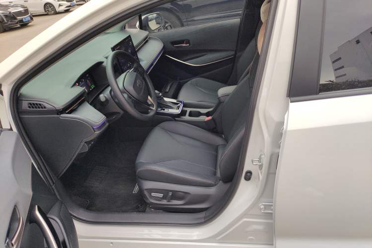Used Toyota Corolla 2026 Model 1.8L Dual-Engine Elite Edition Left Front Seat