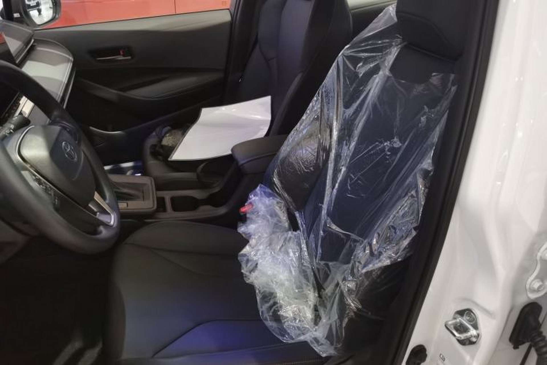 Used Toyota Corolla 2026 Model 1.8L Dual-Engine Pioneer Edition Left Front Seat