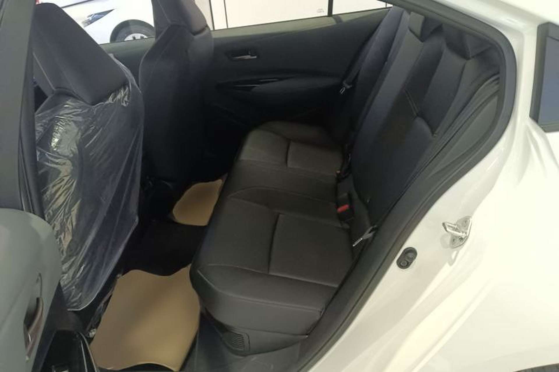 Used Toyota Corolla 2026 Model 1.8L Dual-Engine Elite Edition Left Rear Seat