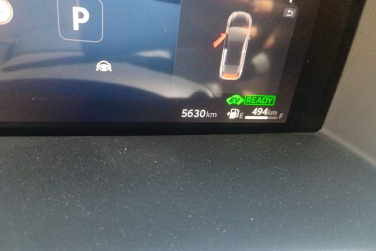 Used Toyota Corolla 2026 Model 1.8L Dual-Engine Elite Edition Odometer Close Up