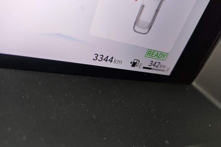 Used Toyota Corolla 2026 Model 1.8L Dual-Engine Elite Edition Odometer Close Up