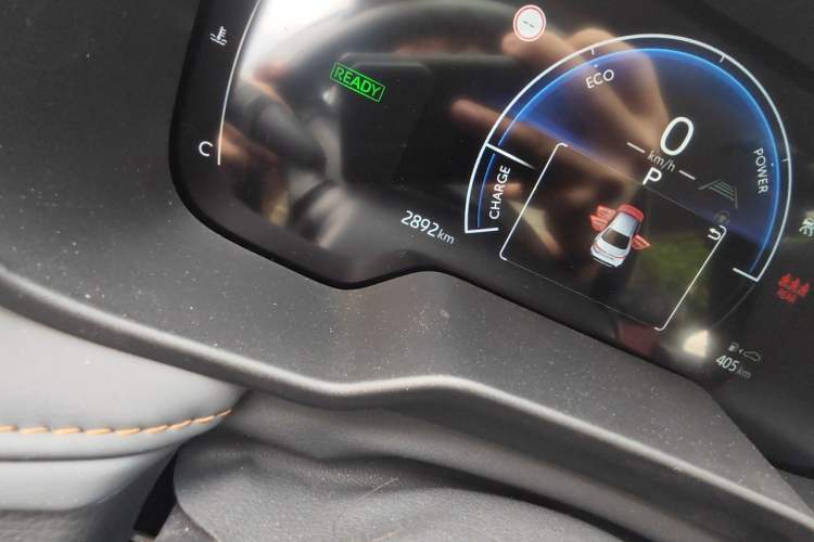 Used Toyota Corolla 2026 Model 1.8L Dual-Engine Pioneer Edition Odometer Close Up