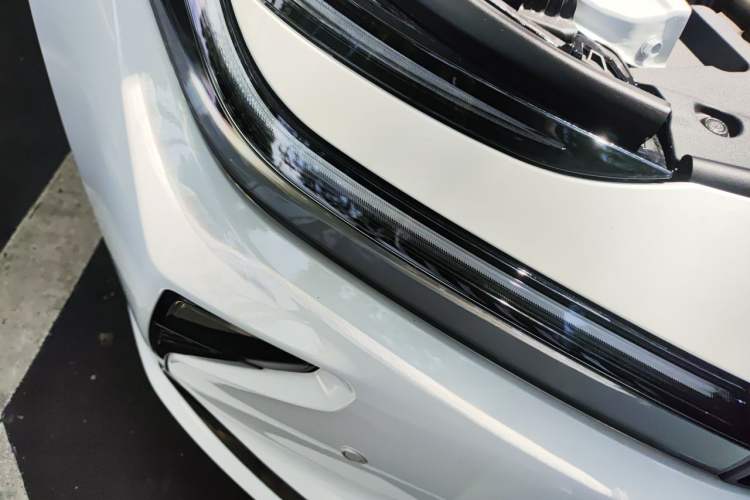 Used Toyota Corolla 2026 Model 1.8L Dual-Engine Elite Edition Right Front Headlight