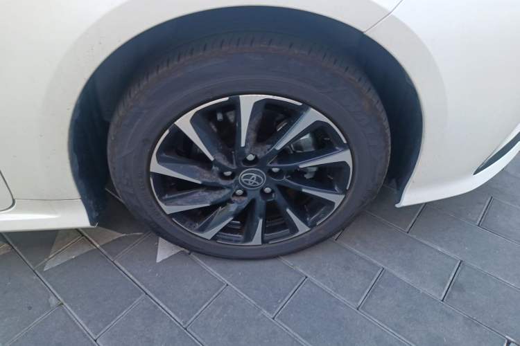 Used Toyota Corolla 2026 Model 1.8L Dual-Engine Elite Edition Right Front Wheel Hub