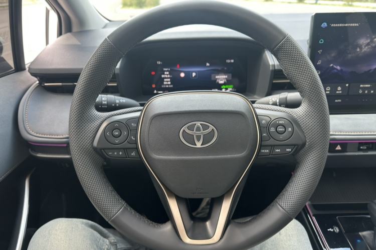Used Toyota Corolla 2026 Model 1.8L Dual-Engine Elite Edition Steering Wheel