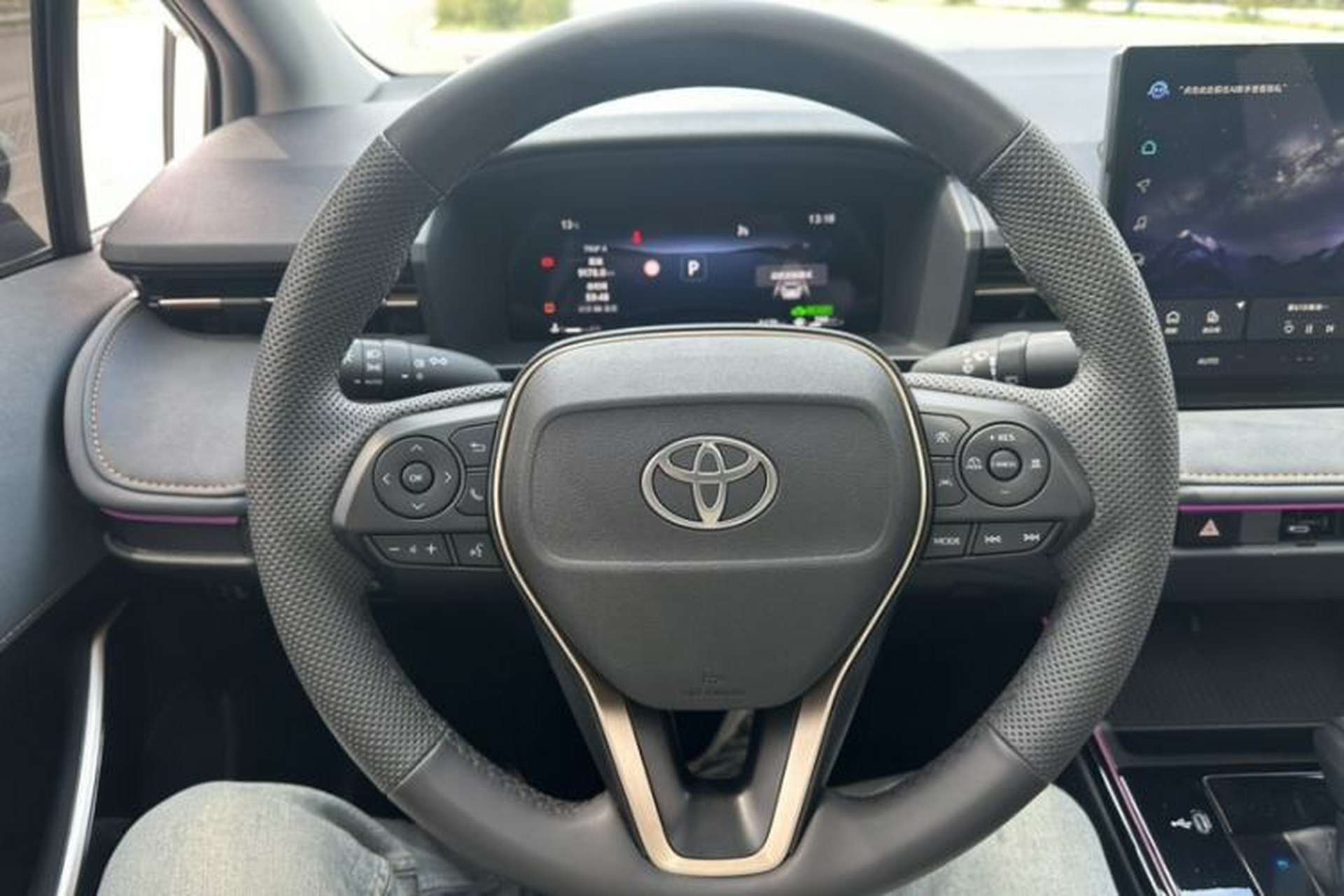 Used Toyota Corolla 2026 Model 1.8L Dual-Engine Elite Edition Steering Wheel