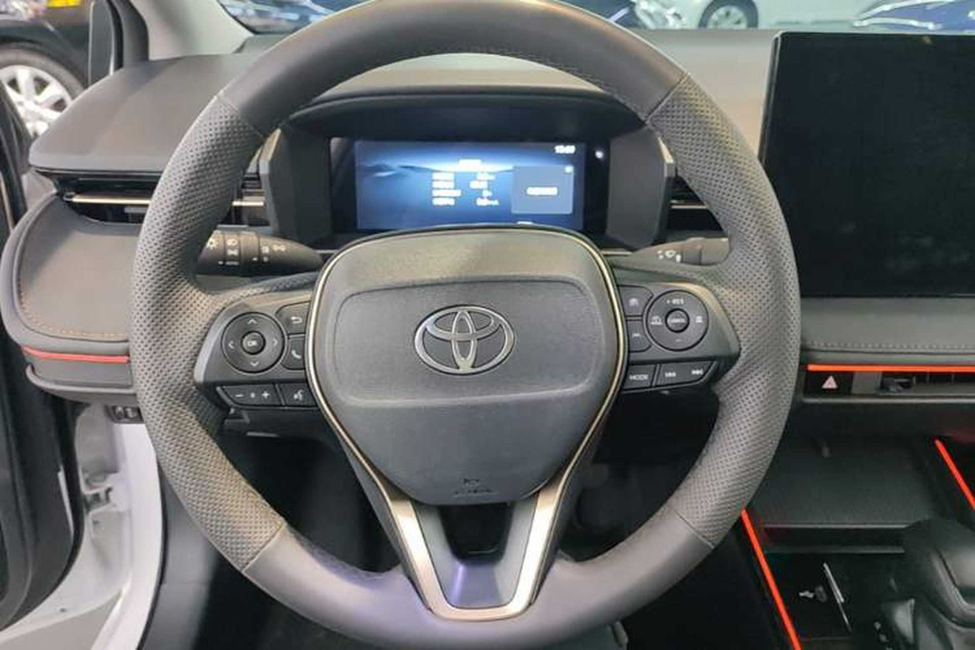 Used Toyota Corolla 2026 Model 1.8L Dual-Engine Elite Edition Steering Wheel