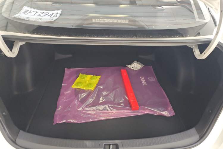 Used Toyota Corolla 2026 Model 1.8L Dual-Engine Elite Edition Trunk