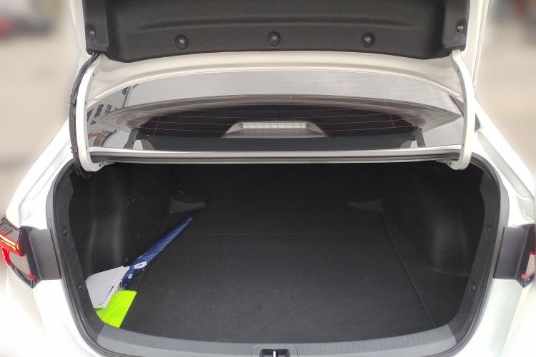 Used Toyota Corolla 2026 Model 1.8L Dual-Engine Elite Edition Trunk