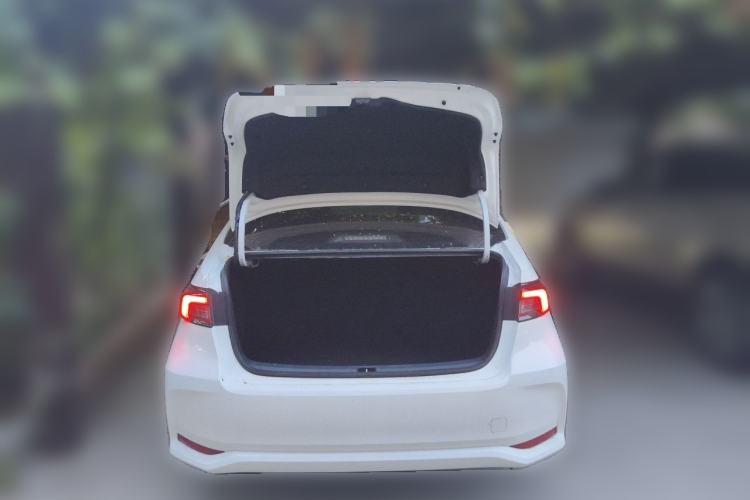 Used Toyota Corolla 2026 Model 1.8L Dual-Engine Elite Edition Trunk