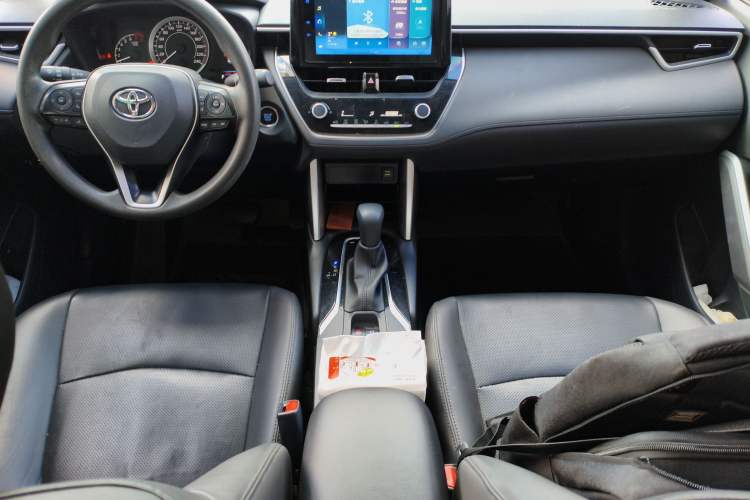 Used Toyota Corolla Cross 2022 2.0L Luxury Edition Center Console
