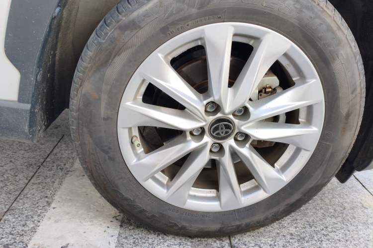 Used Toyota Corolla Cross 2022 2.0L Luxury Edition Right Front Wheel Hub