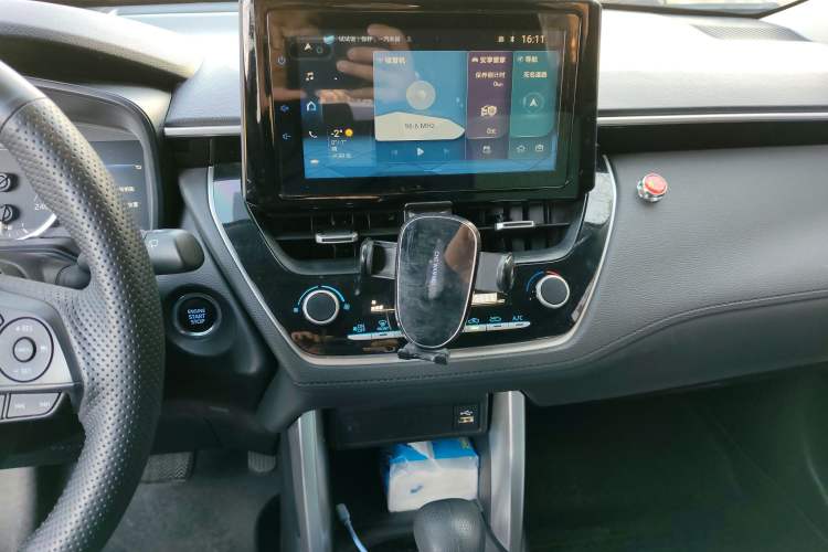 Used Toyota Corolla Cross 2022 2.0L Luxury Edition Audio And AC Panel