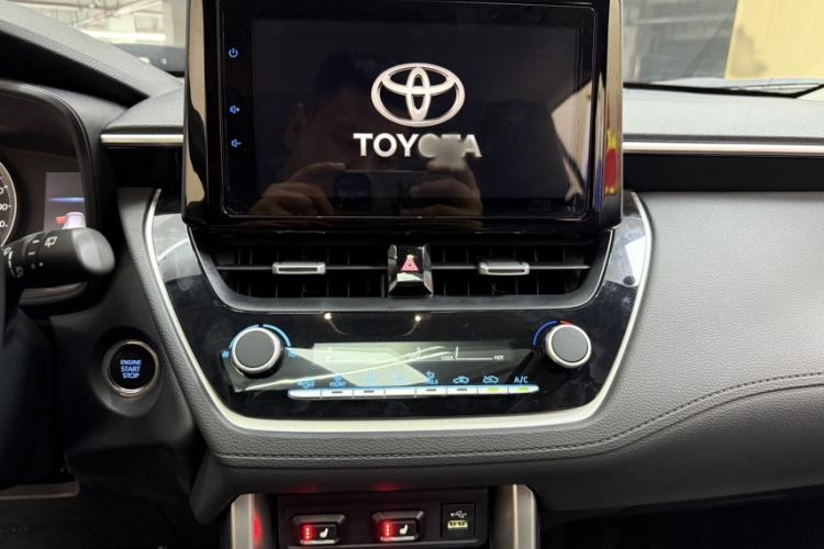 Used Toyota Corolla Cross 2022 2.0L Luxury Edition Audio And AC Panel