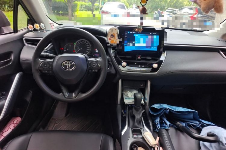 Used Toyota Corolla Cross 2022 2.0L Elite Edition Center Console