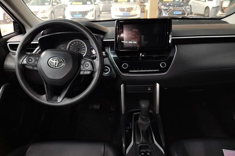 Used Toyota Corolla Cross 2022 2.0L Elite Edition Center Console