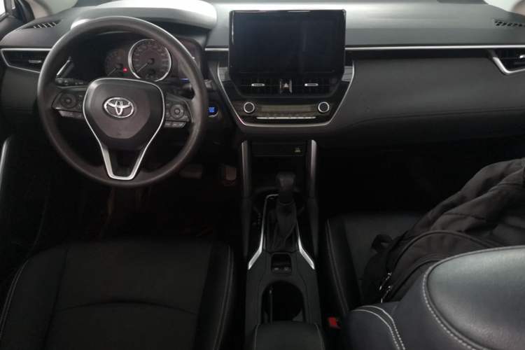 Used Toyota Corolla Cross 2022 2.0L Luxury Edition Center Console