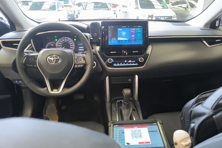 Used Toyota Corolla Cross 2022 2.0L Deluxe Edition Center Console