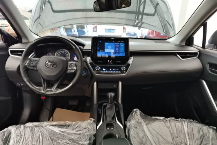 Used Toyota Corolla Cross 2022 2.0L Elite Edition Center Console