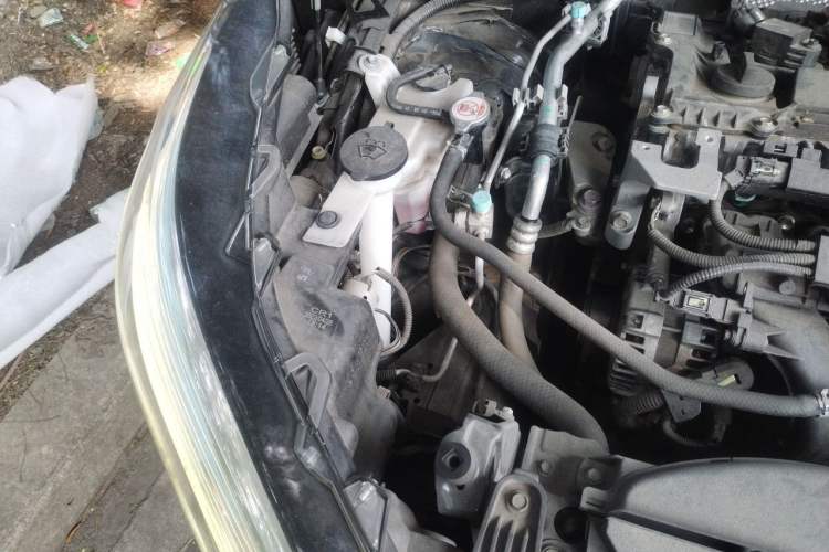 Used Toyota Corolla Cross 2022 2.0L Luxury Edition Engine Bay Right