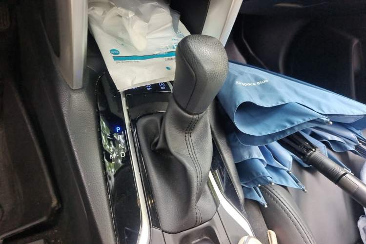 Used Toyota Corolla Cross 2022 2.0L Elite Edition Gear Lever