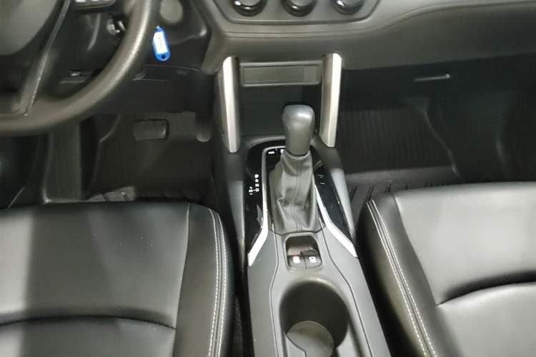 Used Toyota Corolla Cross 2022 2.0L Pioneer Edition Gear Lever