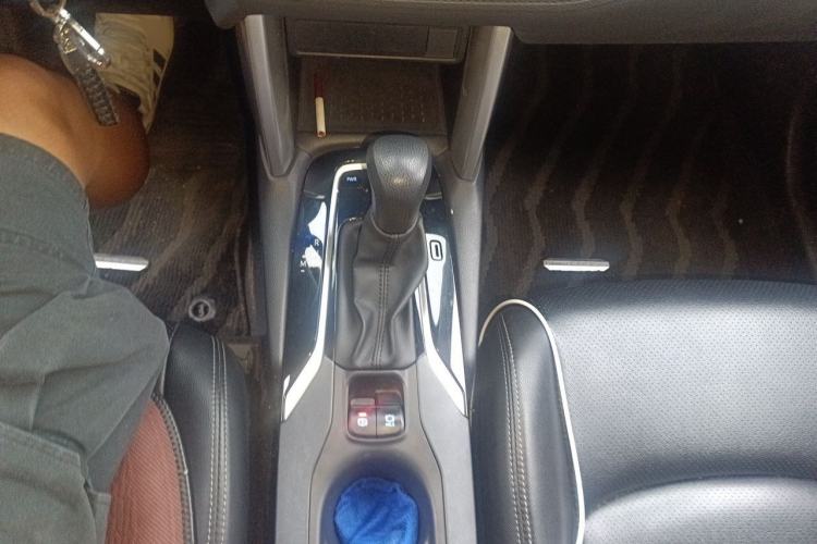 Used Toyota Corolla Cross 2022 2.0L Pioneer Edition Gear Lever