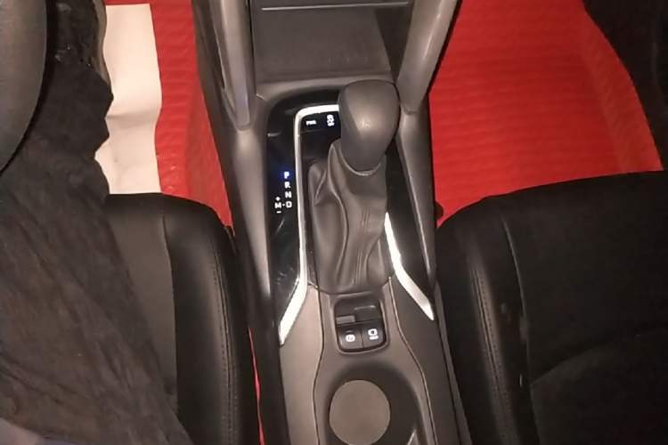 Used Toyota Corolla Cross 2022 2.0L Elite Edition Gear Lever