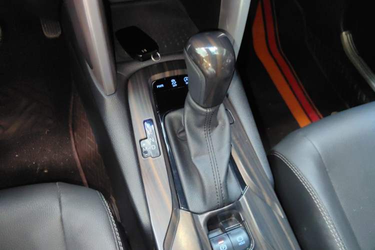 Used Toyota Corolla Cross 2022 2.0L Luxury Edition Gear Lever