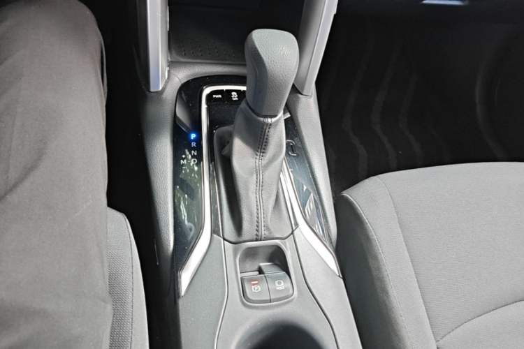 Used Toyota Corolla Cross 2022 2.0L Luxury Edition Gear Lever