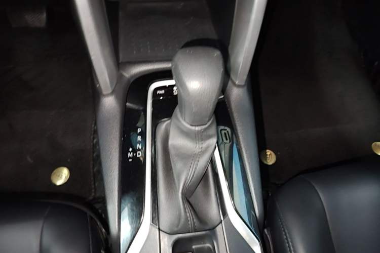 Used Toyota Corolla Cross 2022 2.0L Elite Edition Gear Lever