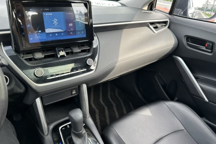 Used Toyota Corolla Cross 2022 2.0L Elite Edition Gear Lever