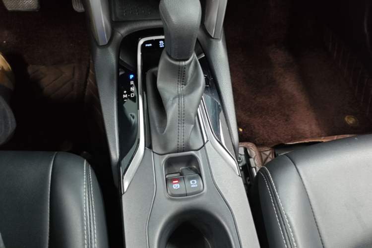 Used Toyota Corolla Cross 2022 2.0L Pioneer Edition Gear Lever
