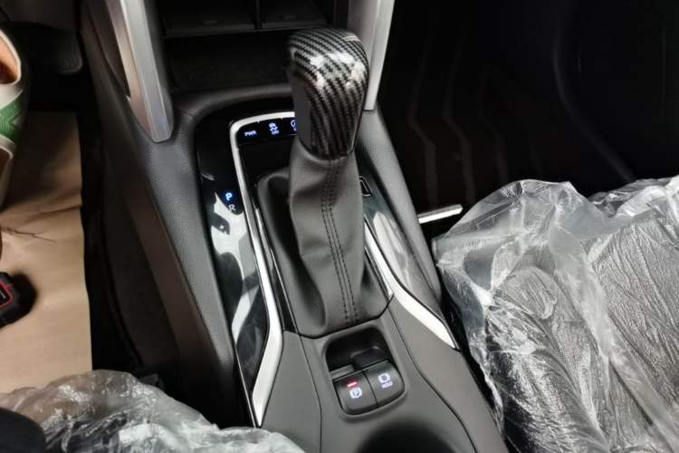 Used Toyota Corolla Cross 2022 2.0L Elite Edition Gear Lever
