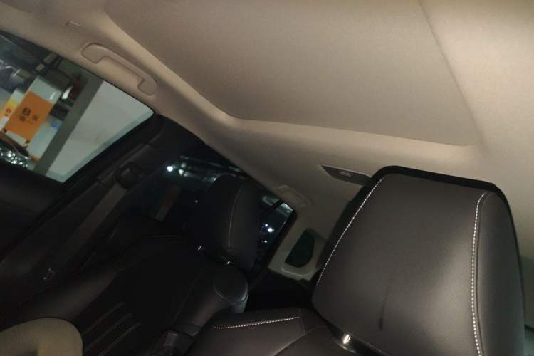 Used Toyota Corolla Cross 2022 2.0L Luxury Edition Headliner