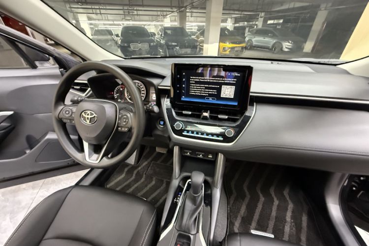 Used Toyota Corolla Cross 2022 2.0L Luxury Edition Interior 11